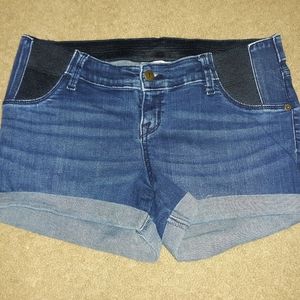 Maternity shorts
